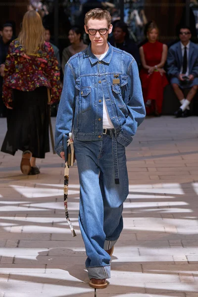 Look 28